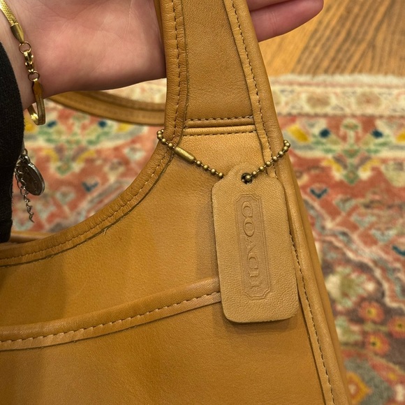 Rare Vintage Coach Ergo Shopper Shoulder Bag 9035 in “Toffee” Tan Leather - Picture 4 of 15